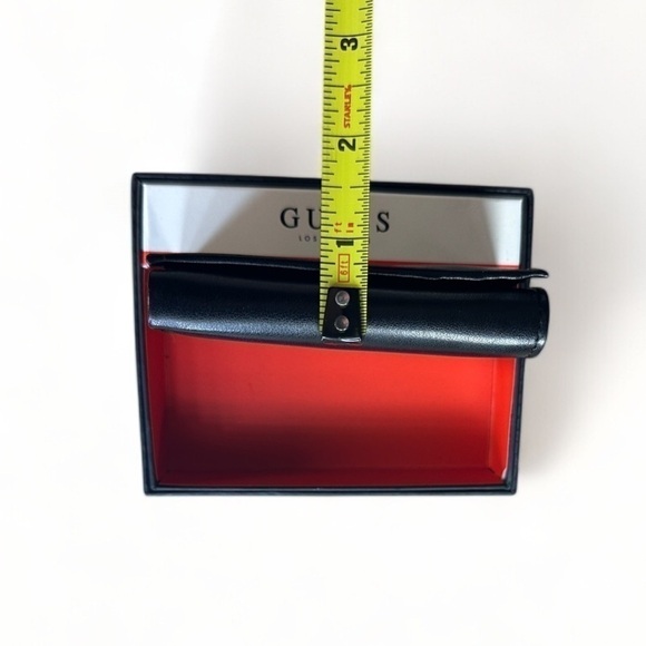 NWT Guess Mens Trifold Leather Wallet / Clear ID Slot, 7 card slot, cash pocket - Picture 12 of 14